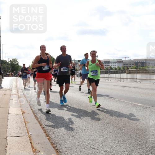29.06.2025 - hella hamburg halbmarathon Lena Gebhardt http://msf.ph/oto/8364311 29.06.2025 10:01:48 Lombardsbrücke 14175, 14176, 1464, 1184, 1329, 1364, 1464, 1653, 1722, 1724, 1729, 1881, 1940, 2167, 2591, 2806, 2957, 3039, 3199, 3425, 3663, 4286, 4319, 4322, 4328, 4649, 4663, 5547, 5570, 5602, 5603, 5675, 5742, 6087, 6281, 6302, 6327, 6438, 6595, 6921, 6924, 7189, 7287, 8030, 8191, 8392, 8578, 8691, 8822, 8926, 9230, 9741, 10177, 10281, 10301, 10576, 10882, 10915, 11043, 14471, 14660, 14677, 16420 meine-sportfotos.de