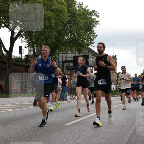 29.06.2025 - hella hamburg halbmarathon Yannick Fuchs http://msf.ph/oto/8364326 29.06.2025 10:53:20 20KM 2006, 2348, 2584, 2677, 2957, 2978, 3114, 3181, 3279, 3425, 3983, 4088, 4592, 4796, 5347, 5885, 6087, 6202, 6220, 6438, 7031, 7223, 7287, 8290, 10036, 10587, 10759, 10896, 10943, 11935, 11938, 12206, 12261, 12564, 12633, 12736, 12862, 13583, 13761, 14567, 14732, 14902, 14928, 14965, 15232, 15240, 15284, 16227, 16341, 16910, 16980, 17017, 17176, 17304, 17503, 17630, 18153, 18327, 18467, 18485, 18716, 19015, 19160 meine-sportfotos.de
