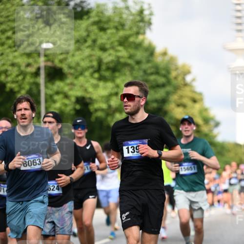 29.06.2025 - hella hamburg halbmarathon Dr. Thomas Lammeyer http://msf.ph/oto/8364338 29.06.2025 09:56:54 Kennedybrücke 1012, 1163, 1176, 1391, 1558, 1735, 1759, 2048, 2189, 2213, 2234, 2365, 2402, 2590, 2623, 2788, 2970, 3021, 3146, 3304, 3907, 4091, 4277, 4310, 4553, 4933, 4997, 5022, 5623, 5624, 5682, 5692, 6081, 6203, 6375, 6460, 6712, 7147, 7204, 7322, 7450, 7765, 8063, 8145, 8704, 8722, 8819, 9213, 9232, 9303, 9305, 9374, 9534, 9538, 9544, 9585, 9794, 10208, 10246, 10313, 10969, 11094, 11153, 11291 meine-sportfotos.de