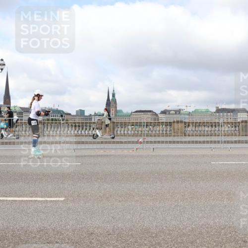 29.06.2025 - hella hamburg halbmarathon Lena Gebhardt http://msf.ph/oto/8364347 29.06.2025 09:10:50 Lombardsbrücke 538 meine-sportfotos.de