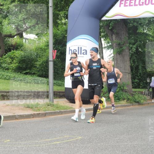 29.06.2025 - hella hamburg halbmarathon KatJ http://msf.ph/oto/8364421 29.06.2025 10:22:51 Zwischen KM18-KM19 4246 meine-sportfotos.de
