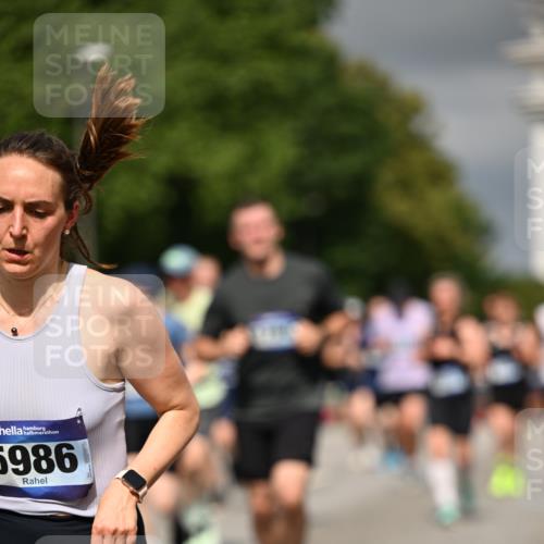 29.06.2025 - hella hamburg halbmarathon Dr. Thomas Lammeyer http://msf.ph/oto/8364430 29.06.2025 10:19:20 Kennedybrücke 1524, 1890, 2110, 2494, 3417, 3513, 3650, 4007, 4466, 4492, 4494, 5069, 5271, 5739, 5981, 5986, 6248, 6287, 6376, 7439, 7452, 7809, 7810, 8237, 8609, 9113, 9423, 9657, 9847, 9911, 9975, 9997, 10775, 10858, 10963 meine-sportfotos.de