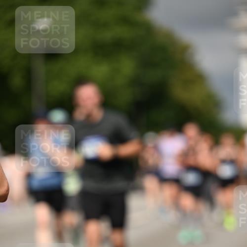 29.06.2025 - hella hamburg halbmarathon Dr. Thomas Lammeyer http://msf.ph/oto/8364481 29.06.2025 10:19:21 Kennedybrücke 1524, 1890, 2110, 2494, 3417, 3513, 3650, 4007, 4466, 4492, 4494, 5069, 5271, 5739, 5986, 6248, 6287, 6376, 7439, 7452, 7809, 7810, 8237, 8609, 9113, 9423, 9556, 9657, 9847, 9911, 9975, 9997, 10775, 10858, 10963 meine-sportfotos.de