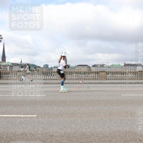 29.06.2025 - hella hamburg halbmarathon Lena Gebhardt http://msf.ph/oto/8364505 29.06.2025 09:10:50 Lombardsbrücke 538 meine-sportfotos.de