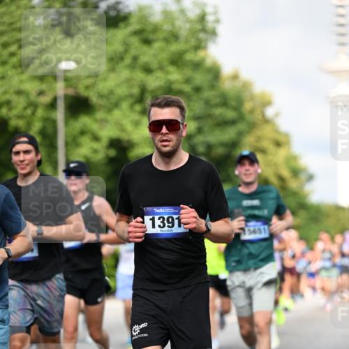 29.06.2025 - hella hamburg halbmarathon Dr. Thomas Lammeyer http://msf.ph/oto/8364523 29.06.2025 09:56:55 Kennedybrücke 1012, 1163, 1176, 1391, 1558, 1735, 1759, 2048, 2213, 2234, 2365, 2402, 2590, 2623, 2788, 2970, 3021, 3146, 3304, 3907, 4091, 4310, 4553, 4933, 4997, 5022, 5623, 5624, 5682, 5692, 6081, 6203, 6375, 6460, 6712, 7147, 7204, 7322, 7448, 7450, 7765, 8063, 8145, 8704, 8722, 8819, 9232, 9303, 9305, 9374, 9534, 9538, 9544, 9585, 9794, 10208, 10246, 10313, 10969, 11094, 11153, 11291 meine-sportfotos.de