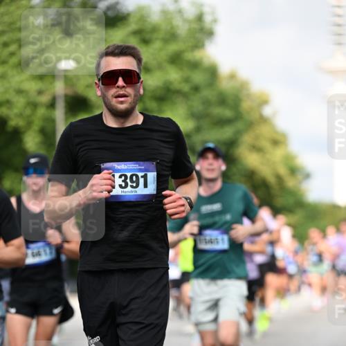 29.06.2025 - hella hamburg halbmarathon Dr. Thomas Lammeyer http://msf.ph/oto/8364545 29.06.2025 09:56:55 Kennedybrücke 1012, 1163, 1176, 1391, 1558, 1735, 1759, 2048, 2213, 2234, 2365, 2402, 2590, 2623, 2788, 2970, 3021, 3146, 3304, 3907, 4091, 4310, 4553, 4933, 4997, 5022, 5623, 5624, 5682, 5692, 6081, 6203, 6375, 6460, 6712, 7147, 7204, 7322, 7448, 7450, 7765, 8063, 8145, 8704, 8722, 8819, 9232, 9303, 9305, 9374, 9534, 9538, 9544, 9585, 9794, 10208, 10246, 10313, 10969, 11094, 11153, 11291 meine-sportfotos.de