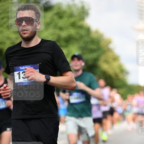 29.06.2025 - hella hamburg halbmarathon Dr. Thomas Lammeyer http://msf.ph/oto/8364567 29.06.2025 09:56:56 Kennedybrücke 1012, 1163, 1176, 1391, 1558, 1735, 1759, 2048, 2213, 2234, 2365, 2402, 2590, 2623, 2788, 2970, 3146, 3186, 3304, 3907, 4091, 4310, 4553, 4997, 5022, 5623, 5624, 5692, 6081, 6203, 6375, 6460, 6712, 7147, 7204, 7322, 7448, 7450, 7765, 8063, 8145, 8704, 8819, 9232, 9303, 9305, 9374, 9534, 9538, 9544, 9585, 9794, 10208, 10246, 10313, 11094, 11153, 11291 meine-sportfotos.de