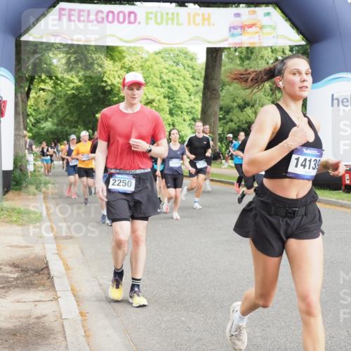 29.06.2025 - hella hamburg halbmarathon MichiJ http://msf.ph/oto/8364586 29.06.2025 10:43:37 Zwischen KM18-KM19 1130, 1485, 2250, 5492, 6272, 6399, 8669, 8825, 12014, 12196, 12585, 14139, 14737, 15090, 15125, 15431, 17268, 17665 meine-sportfotos.de