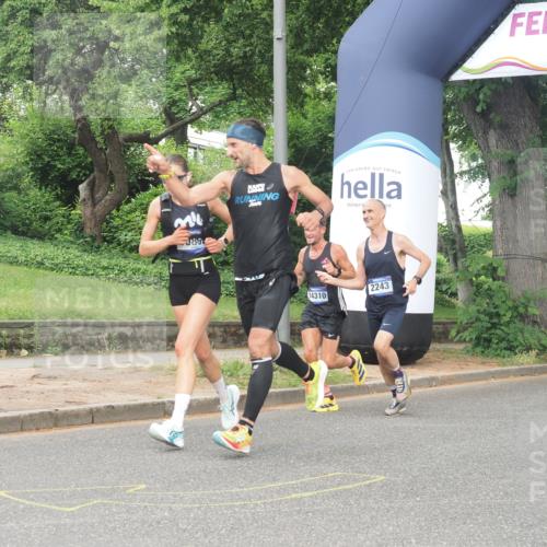 29.06.2025 - hella hamburg halbmarathon KatJ http://msf.ph/oto/8364622 29.06.2025 10:22:52 Zwischen KM18-KM19 4246 meine-sportfotos.de