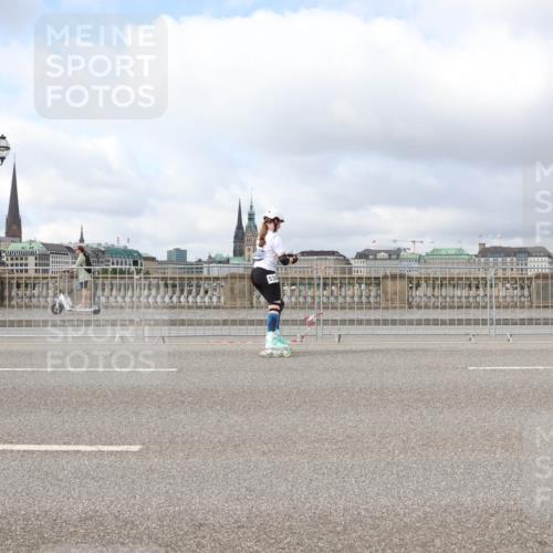 29.06.2025 - hella hamburg halbmarathon Lena Gebhardt http://msf.ph/oto/8364624 29.06.2025 09:10:50 Lombardsbrücke  meine-sportfotos.de