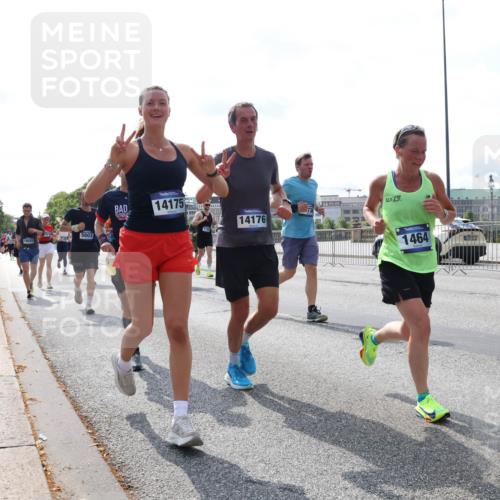 29.06.2025 - hella hamburg halbmarathon Lena Gebhardt http://msf.ph/oto/8364661 29.06.2025 10:01:49 Lombardsbrücke 18555, 5603, 14175, 14176, 1464, 1184, 1329, 1364, 1453, 1464, 1653, 1722, 1724, 1729, 1881, 1940, 2167, 2591, 2806, 2957, 3039, 3199, 3425, 3663, 4286, 4322, 4328, 4649, 4663, 5547, 5570, 5602, 5603, 5675, 5742, 6087, 6281, 6302, 6327, 6438, 6595, 6921, 7189, 7243, 7287, 8030, 8191, 8392, 8578, 8691, 8822, 8926, 9230, 9741, 9928, 10177, 10281, 10301, 10576, 10882, 10915, 11043, 14471, 14660, 14677, 16420 meine-sportfotos.de