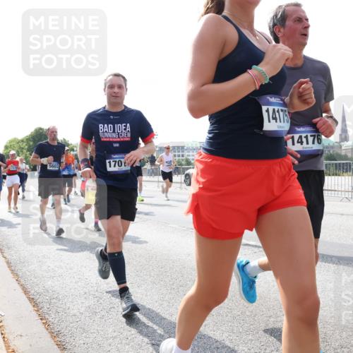 29.06.2025 - hella hamburg halbmarathon Lena Gebhardt http://msf.ph/oto/8364786 29.06.2025 10:01:49 Lombardsbrücke 18554, 5603, 170, 14175, 14176, 1184, 1329, 1364, 1453, 1464, 1653, 1722, 1724, 1729, 1881, 1940, 2167, 2591, 2806, 2957, 3039, 3199, 3425, 3663, 4286, 4322, 4328, 4649, 4663, 5547, 5570, 5602, 5603, 5675, 5742, 6087, 6281, 6302, 6327, 6438, 6595, 6921, 7189, 7243, 7287, 8030, 8191, 8392, 8578, 8691, 8822, 8926, 9230, 9741, 9928, 10177, 10281, 10301, 10576, 10882, 10915, 11043, 14471, 14660, 14677, 16420 meine-sportfotos.de
