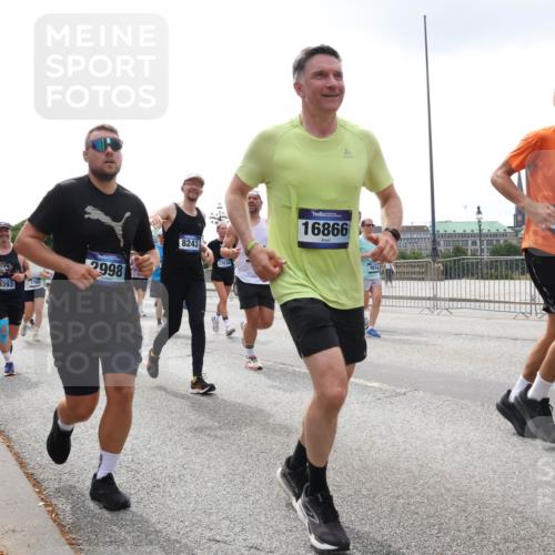 29.06.2025 - hella hamburg halbmarathon Lena Gebhardt http://msf.ph/oto/8364793 29.06.2025 10:39:25 Lombardsbrücke 9393, 1760, 2998, 8243, 17536, 16866, 9974, 6884, 1760, 1856, 1883, 2092, 2524, 2534, 2571, 2574, 2578, 2843, 2893, 2976, 2998, 3275, 3353, 3727, 3745, 4410, 4523, 4603, 4609, 4659, 4855, 4882, 5045, 5701, 6062, 6112, 6321, 6342, 6343, 6427, 6428, 6611, 6719, 6726, 6748, 7053, 7125, 7199, 7341, 7501, 7506, 7524, 7589, 7684, 7815, 8203, 8243, 8457, 8783, 8995, 9393, 9420, 9446, 9569, 9698, 9747, 9777, 9974, 9977, 10001, 10072, 10315, 10512, 10516, 13060 meine-sportfotos.de