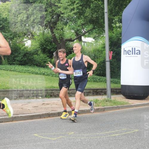 29.06.2025 - hella hamburg halbmarathon KatJ http://msf.ph/oto/8364794 29.06.2025 10:22:53 Zwischen KM18-KM19 2243, 4246 meine-sportfotos.de