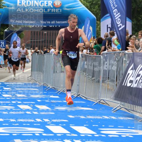 29.06.2025 - hella hamburg halbmarathon Strokosch-Dieckow http://msf.ph/oto/8364867 29.06.2025 10:28:57 Ziel 1827, 10351, 18874, 19142 meine-sportfotos.de