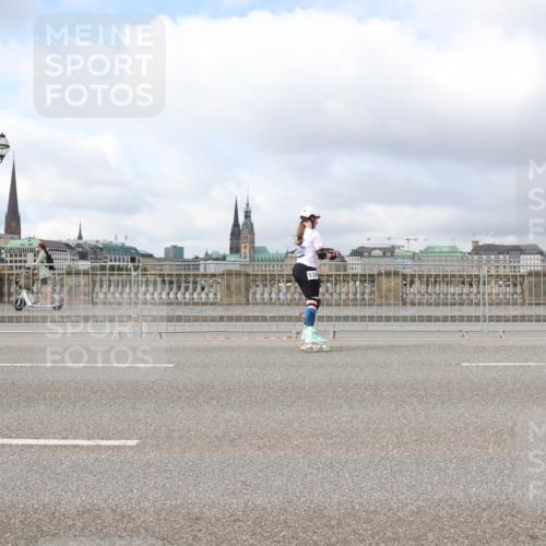 29.06.2025 - hella hamburg halbmarathon Lena Gebhardt http://msf.ph/oto/8364872 29.06.2025 09:10:51 Lombardsbrücke  meine-sportfotos.de