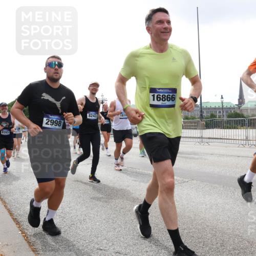 29.06.2025 - hella hamburg halbmarathon Lena Gebhardt http://msf.ph/oto/8364881 29.06.2025 10:39:25 Lombardsbrücke 9393, 2998, 8243, 1816, 16866, 6884, 1760, 1856, 1883, 2092, 2524, 2534, 2571, 2574, 2578, 2843, 2893, 2976, 2998, 3275, 3353, 3727, 3745, 4410, 4523, 4603, 4609, 4659, 4855, 4882, 5045, 5701, 6062, 6112, 6321, 6342, 6343, 6427, 6428, 6611, 6719, 6726, 6748, 7053, 7125, 7199, 7341, 7501, 7506, 7524, 7589, 7684, 7815, 8203, 8243, 8457, 8783, 8995, 9393, 9420, 9446, 9569, 9698, 9747, 9777, 9974, 9977, 10001, 10072, 10315, 10512, 10516, 13060 meine-sportfotos.de