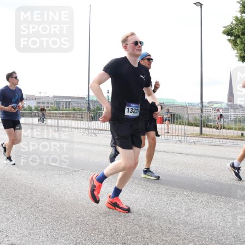 29.06.2025 - hella hamburg halbmarathon Lena Gebhardt http://msf.ph/oto/8364888 29.06.2025 10:14:26 Lombardsbrücke 6083, 13237, 144, 1194, 1406, 1728, 1890, 2494, 2990, 3020, 3154, 3756, 3834, 3939, 4032, 4962, 5191, 5670, 5981, 6028, 6083, 6089, 6287, 6366, 7209, 7442, 7802, 7840, 7991, 8001, 8057, 8147, 8409, 8892, 9556, 9663, 9709, 9845, 9886, 10224, 10610, 11987, 12467, 12938, 13237, 13285, 13788, 14488, 15840, 16126, 17439, 18041, 18236, 18239 meine-sportfotos.de