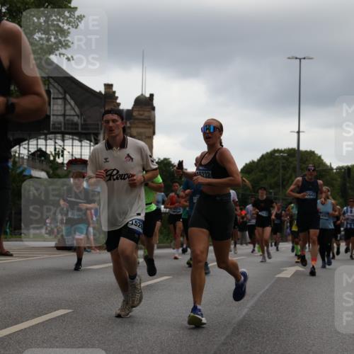 29.06.2025 - hella hamburg halbmarathon Yannick Fuchs http://msf.ph/oto/8364953 29.06.2025 10:53:21 20KM 2006, 2348, 2584, 2677, 2957, 2978, 3114, 3181, 3279, 3425, 3983, 4088, 4592, 4796, 5885, 6087, 6202, 6220, 6438, 7031, 7223, 7287, 8290, 10036, 10587, 10759, 10896, 10943, 11018, 11935, 11938, 12206, 12261, 12564, 12633, 12736, 12862, 13583, 13761, 14567, 14732, 14902, 14928, 14965, 15232, 15240, 15284, 16227, 16341, 16910, 16980, 17017, 17176, 17304, 17503, 17630, 18153, 18327, 18467, 18485, 18716, 18855, 19015, 19160 meine-sportfotos.de