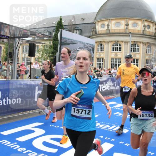 29.06.2025 - hella hamburg halbmarathon Michael Strokosch http://msf.ph/oto/8365054 29.06.2025 10:56:50 Ziel 2378, 3836, 8825, 8996, 13816, 14369, 14461, 15134, 15431, 15712, 16008, 16009, 16043, 16121, 16679, 17133, 18634 meine-sportfotos.de