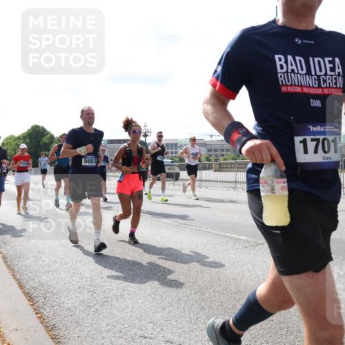 29.06.2025 - hella hamburg halbmarathon Lena Gebhardt http://msf.ph/oto/8365063 29.06.2025 10:01:50 Lombardsbrücke 17670, 5603, 18555, 729, 1701, 1184, 1329, 1364, 1453, 1464, 1653, 1722, 1724, 1729, 1881, 1940, 2167, 2591, 2806, 2957, 3039, 3199, 3425, 3663, 4286, 4322, 4328, 4649, 4663, 5547, 5570, 5602, 5603, 5675, 5742, 6087, 6166, 6281, 6302, 6327, 6438, 6595, 6921, 7189, 7223, 7243, 7287, 8030, 8191, 8392, 8578, 8691, 8822, 8926, 9230, 9741, 9928, 10177, 10281, 10301, 10882, 10915, 11043, 14471, 14660, 14677, 16420 meine-sportfotos.de