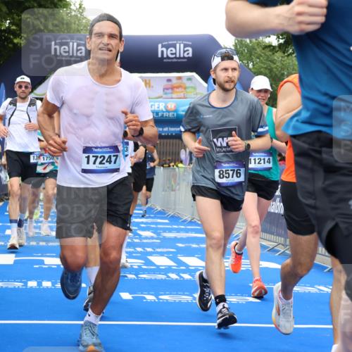 29.06.2025 - hella hamburg halbmarathon Strokosch-Dieckow http://msf.ph/oto/8365081 29.06.2025 10:50:33 Ziel 1399, 1750, 3414, 4127, 4346, 5447, 6282, 6662, 6712, 7397, 7583, 7786, 8153, 8576, 9057, 11214, 11455, 12624, 13808, 13812, 13875, 14626, 15519, 15803, 16291, 16806, 17179, 17247, 17319, 18006, 18413, 18820 meine-sportfotos.de