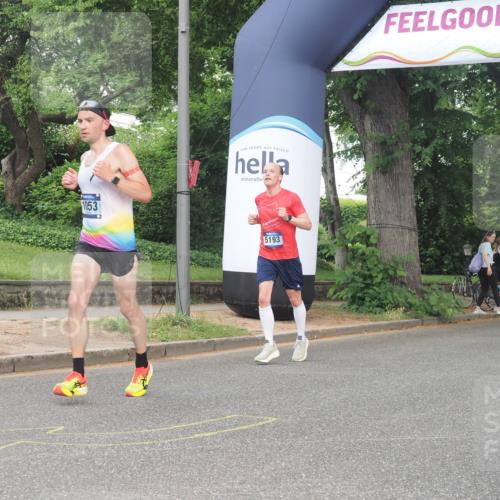 29.06.2025 - hella hamburg halbmarathon KatJ http://msf.ph/oto/8365092 29.06.2025 10:22:56 Zwischen KM18-KM19 1053, 2243, 4246, 5193 meine-sportfotos.de
