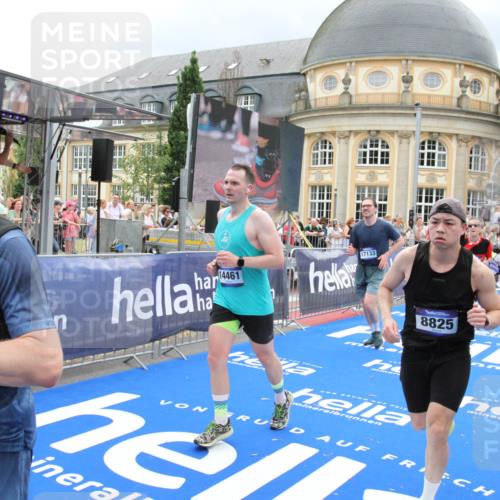29.06.2025 - hella hamburg halbmarathon Michael Strokosch http://msf.ph/oto/8365096 29.06.2025 10:56:51 Ziel 2378, 2741, 3836, 5418, 7716, 8825, 8996, 13816, 14369, 14461, 15134, 15431, 15712, 16008, 16009, 16043, 16121, 16679, 17133, 18634 meine-sportfotos.de
