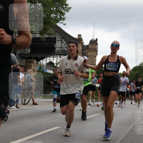 29.06.2025 - hella hamburg halbmarathon Yannick Fuchs http://msf.ph/oto/8365099 29.06.2025 10:53:21 20KM 2006, 2348, 2584, 2677, 2957, 2978, 3114, 3181, 3279, 3425, 3983, 4088, 4592, 4796, 5885, 6087, 6202, 6220, 6438, 7031, 7223, 7287, 8290, 10036, 10587, 10759, 10896, 10943, 11018, 11935, 11938, 12206, 12261, 12564, 12633, 12736, 12862, 13583, 13761, 14567, 14732, 14902, 14928, 14965, 15232, 15240, 15284, 16227, 16341, 16910, 16980, 17017, 17176, 17304, 17503, 17630, 18153, 18327, 18467, 18485, 18716, 18855, 19015, 19160 meine-sportfotos.de