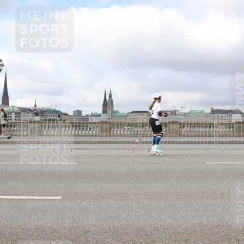 29.06.2025 - hella hamburg halbmarathon Lena Gebhardt http://msf.ph/oto/8365106 29.06.2025 09:10:51 Lombardsbrücke  meine-sportfotos.de