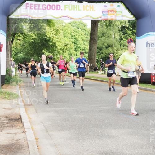29.06.2025 - hella hamburg halbmarathon MichiJ http://msf.ph/oto/8365166 29.06.2025 10:43:43 Zwischen KM18-KM19 1583, 4167, 6272, 6399, 7659, 8669, 11832, 12014, 12585, 13465, 15090, 15097, 15125, 15527, 15712, 17268, 17665, 18501 meine-sportfotos.de