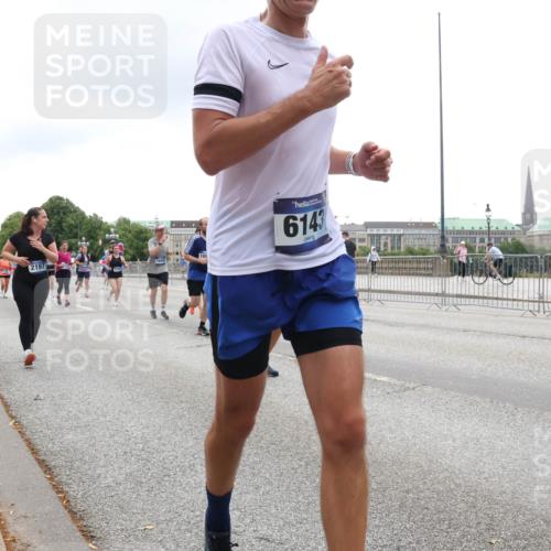 29.06.2025 - hella hamburg halbmarathon Lena Gebhardt http://msf.ph/oto/8365173 29.06.2025 10:48:34 Lombardsbrücke 2197, 100, 6143, 1142, 1157, 1167, 1174, 1175, 1584, 1645, 2037, 2195, 2418, 2437, 2438, 2475, 2627, 2650, 2716, 2756, 2909, 2958, 3224, 3320, 3504, 3661, 3679, 3933, 4588, 5010, 5585, 5781, 5952, 6143, 7203, 7532, 7947, 7948, 8461, 8521, 8719, 8760, 8948, 9552, 9775, 9787, 9921, 10059, 10145, 10204, 10366, 10524, 10654, 10656, 11364, 11365, 11742, 11781, 13814, 13845, 15715, 16498, 16499, 16701 meine-sportfotos.de