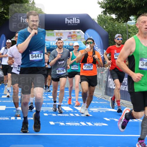 29.06.2025 - hella hamburg halbmarathon Strokosch-Dieckow http://msf.ph/oto/8365266 29.06.2025 10:50:32 Ziel 1399, 1750, 3414, 4127, 4346, 5447, 6282, 6662, 7397, 7583, 7786, 8153, 8576, 9057, 11214, 11455, 12624, 13808, 13812, 13875, 14626, 15519, 15803, 16291, 16806, 17179, 17247, 17319, 18006, 18394, 18413 meine-sportfotos.de