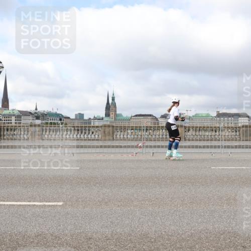 29.06.2025 - hella hamburg halbmarathon Lena Gebhardt http://msf.ph/oto/8365323 29.06.2025 09:10:51 Lombardsbrücke 1538 meine-sportfotos.de