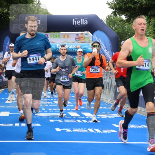 29.06.2025 - hella hamburg halbmarathon Strokosch-Dieckow http://msf.ph/oto/8365339 29.06.2025 10:50:32 Ziel 1399, 1750, 3414, 4127, 4346, 5447, 6282, 6662, 7397, 7583, 7786, 8153, 8576, 9057, 11214, 11455, 12624, 13808, 13812, 13875, 14626, 15519, 15803, 16291, 16806, 17179, 17247, 17319, 18006, 18394, 18413 meine-sportfotos.de