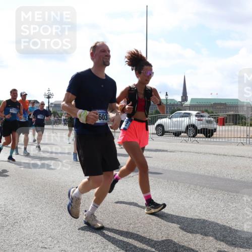 29.06.2025 - hella hamburg halbmarathon Lena Gebhardt http://msf.ph/oto/8365349 29.06.2025 10:01:51 Lombardsbrücke 11771, 1729, 603, 1184, 1329, 1364, 1453, 1464, 1653, 1722, 1724, 1729, 1881, 1940, 2167, 2591, 2806, 2957, 3039, 3169, 3199, 3425, 3663, 4286, 4322, 4328, 4649, 4663, 5547, 5570, 5602, 5603, 5675, 5742, 6087, 6166, 6281, 6302, 6327, 6438, 6595, 6921, 7189, 7223, 7243, 7287, 8030, 8191, 8392, 8578, 8691, 8822, 8926, 9230, 9741, 9928, 10177, 10281, 10301, 10882, 10915, 11043, 12316, 14471, 14660, 14677, 16420 meine-sportfotos.de