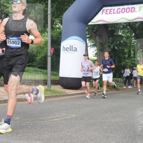 29.06.2025 - hella hamburg halbmarathon KatJ http://msf.ph/oto/8365392 29.06.2025 10:22:59 Zwischen KM18-KM19 1053, 2243, 5193, 6305 meine-sportfotos.de