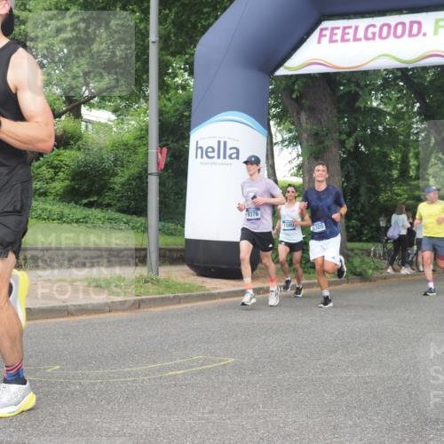 29.06.2025 - hella hamburg halbmarathon KatJ http://msf.ph/oto/8365429 29.06.2025 10:22:59 Zwischen KM18-KM19 1053, 2243, 5193, 6305 meine-sportfotos.de