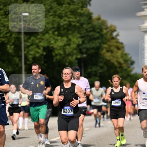 29.06.2025 - hella hamburg halbmarathon Dr. Thomas Lammeyer http://msf.ph/oto/8365439 29.06.2025 10:19:23 Kennedybrücke 1524, 1890, 2110, 2494, 2989, 3417, 3513, 3650, 4007, 4466, 4492, 4494, 5069, 5271, 5739, 5986, 6248, 6287, 6376, 6576, 7452, 7809, 7810, 8237, 8609, 9113, 9423, 9556, 9657, 9847, 9997, 10775, 10963 meine-sportfotos.de