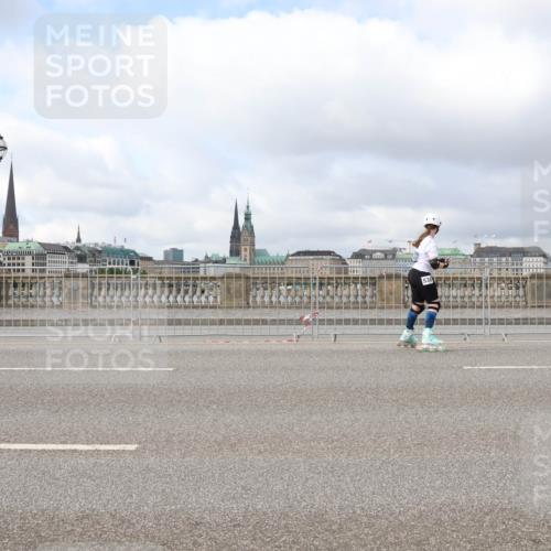 29.06.2025 - hella hamburg halbmarathon Lena Gebhardt http://msf.ph/oto/8365507 29.06.2025 09:10:51 Lombardsbrücke  meine-sportfotos.de