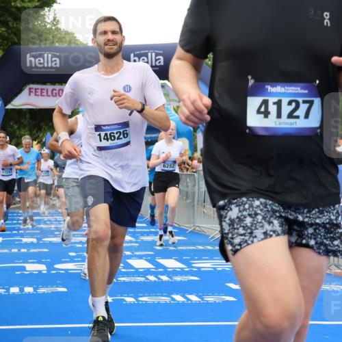 29.06.2025 - hella hamburg halbmarathon Strokosch-Dieckow http://msf.ph/oto/8365552 29.06.2025 10:50:29 Ziel 1399, 1750, 3414, 4127, 4247, 4346, 5447, 6282, 6795, 7397, 7786, 8153, 8576, 8899, 9057, 11214, 11455, 12035, 12624, 13812, 14626, 15519, 15803, 16806, 17179, 17247, 17319, 18006, 18394 meine-sportfotos.de
