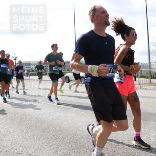 29.06.2025 - hella hamburg halbmarathon Lena Gebhardt http://msf.ph/oto/8365574 29.06.2025 10:01:51 Lombardsbrücke 180, 11771, 17670, 16424, 17, 1729, 503, 1184, 1329, 1364, 1453, 1464, 1653, 1722, 1724, 1729, 1881, 1940, 2167, 2591, 2806, 2957, 3039, 3169, 3199, 3425, 3663, 4286, 4322, 4328, 4649, 4663, 5547, 5570, 5602, 5603, 5675, 5742, 6087, 6166, 6281, 6302, 6327, 6438, 6595, 6921, 7189, 7223, 7243, 7287, 8030, 8191, 8392, 8578, 8691, 8822, 8926, 9230, 9741, 9928, 10177, 10281, 10301, 10882, 10915, 11043, 12316, 14471, 14660, 14677, 16420 meine-sportfotos.de