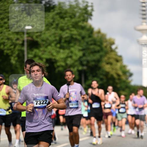 29.06.2025 - hella hamburg halbmarathon Dr. Thomas Lammeyer http://msf.ph/oto/8365658 29.06.2025 09:56:58 Kennedybrücke 1163, 1176, 1391, 1558, 1759, 2048, 2213, 2234, 2365, 2402, 2590, 2623, 2788, 3004, 3146, 3186, 4091, 4310, 4553, 4997, 5022, 5623, 5624, 5692, 6071, 6081, 6203, 6375, 6460, 6712, 7147, 7204, 7322, 7448, 7450, 7765, 8063, 8704, 8819, 9126, 9232, 9303, 9305, 9374, 9534, 9544, 9585, 9794, 10208, 10246, 10313, 11094, 11153, 11291 meine-sportfotos.de