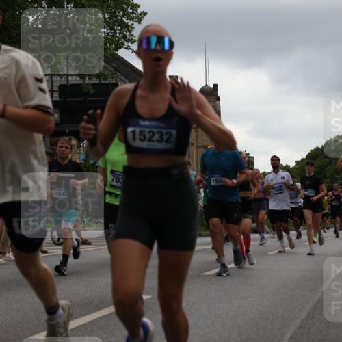 29.06.2025 - hella hamburg halbmarathon Yannick Fuchs http://msf.ph/oto/8365661 29.06.2025 10:53:22 20KM 2006, 2348, 2584, 2957, 2978, 3114, 3181, 3279, 3425, 3983, 4088, 4592, 4796, 5885, 6087, 6202, 6220, 6438, 7031, 7223, 7287, 8290, 10036, 10488, 10587, 10759, 10896, 10943, 11018, 11935, 11938, 12206, 12261, 12564, 12633, 12736, 12779, 12862, 13583, 13761, 14567, 14732, 14902, 14928, 14965, 15232, 15240, 15284, 15785, 16227, 16341, 16754, 16910, 16915, 16980, 17176, 17304, 17503, 17630, 18153, 18327, 18467, 18485, 18716, 18855, 19015, 19160 meine-sportfotos.de