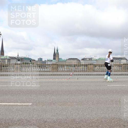 29.06.2025 - hella hamburg halbmarathon Lena Gebhardt http://msf.ph/oto/8365704 29.06.2025 09:10:51 Lombardsbrücke  meine-sportfotos.de
