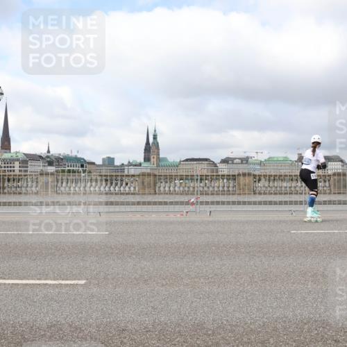 29.06.2025 - hella hamburg halbmarathon Lena Gebhardt http://msf.ph/oto/8365905 29.06.2025 09:10:52 Lombardsbrücke  meine-sportfotos.de