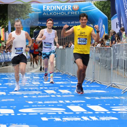 29.06.2025 - hella hamburg halbmarathon Strokosch-Dieckow http://msf.ph/oto/8365995 29.06.2025 10:28:41 Ziel 1953, 2604, 3968, 6090, 10222, 10486, 15655, 17213, 17428, 18763 meine-sportfotos.de