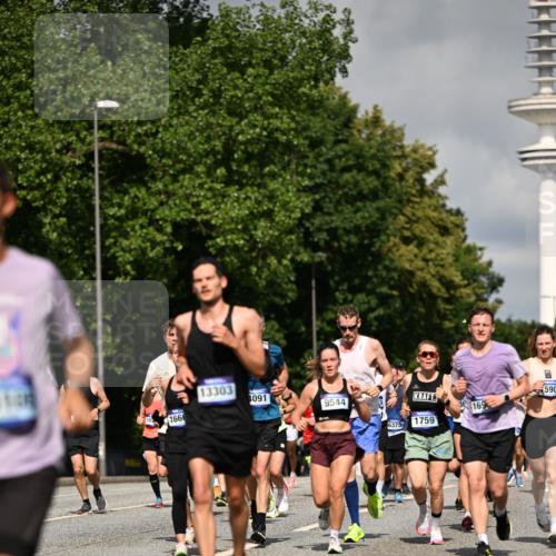 29.06.2025 - hella hamburg halbmarathon Dr. Thomas Lammeyer http://msf.ph/oto/8366008 29.06.2025 09:57:00 Kennedybrücke 1163, 1176, 1391, 1558, 1759, 2213, 2234, 2365, 2402, 2623, 2788, 3004, 3146, 3186, 4091, 4310, 4553, 4997, 5022, 5623, 5624, 5692, 6071, 6081, 6203, 6375, 6460, 6712, 6903, 7147, 7204, 7322, 7448, 7450, 7765, 8063, 8704, 8819, 9126, 9232, 9303, 9305, 9374, 9534, 9544, 9585, 9794, 10246, 11094, 11291 meine-sportfotos.de