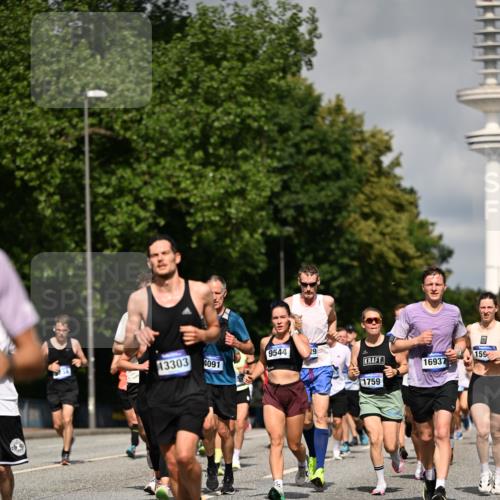 29.06.2025 - hella hamburg halbmarathon Dr. Thomas Lammeyer http://msf.ph/oto/8366079 29.06.2025 09:57:00 Kennedybrücke 1163, 1176, 1391, 1558, 1759, 2213, 2234, 2365, 2402, 2623, 2788, 3004, 3146, 3186, 4091, 4310, 4553, 4997, 5022, 5623, 5624, 5692, 6071, 6081, 6203, 6375, 6460, 6712, 6903, 7147, 7204, 7322, 7448, 7450, 7765, 8063, 8704, 8819, 9126, 9232, 9303, 9305, 9374, 9534, 9544, 9585, 9794, 10246, 11094, 11291 meine-sportfotos.de