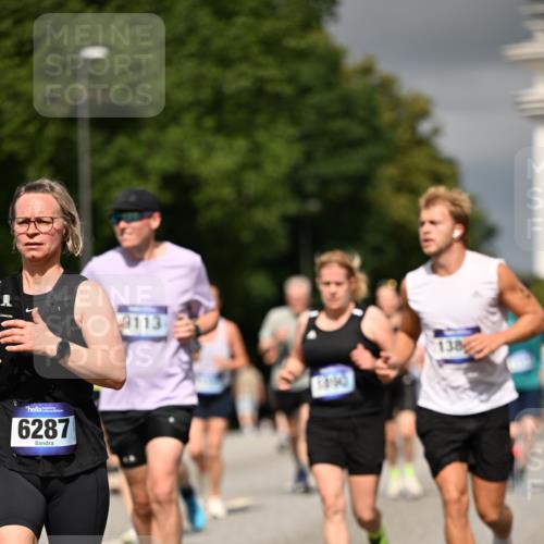 29.06.2025 - hella hamburg halbmarathon Dr. Thomas Lammeyer http://msf.ph/oto/8366095 29.06.2025 10:19:25 Kennedybrücke 1890, 2110, 2494, 2720, 2989, 3417, 3513, 4007, 4466, 4492, 4494, 5069, 5271, 5739, 5986, 6248, 6287, 6376, 6576, 7452, 7809, 7810, 8237, 8609, 9113, 9423, 9556, 9657, 9847, 9997, 10775, 10963 meine-sportfotos.de